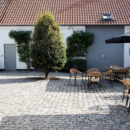 Truyenhof Bed and Breakfast Bree Exteriör bild